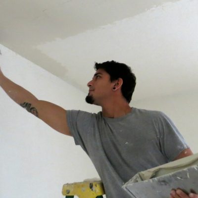 Удаление дефектов на потолке